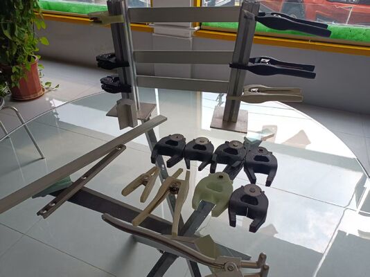 سعر جيد Stable Clamping Acid-Resistant Anodizing Line Clamps and Fixtures with Custom Jaw Opening متصل
