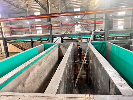 سعر جيد 2800 Tons/Month Vertical Anodizing Line for Cosmetic Caps and Bottle Bodies Automatic Anodizing Production Line متصل